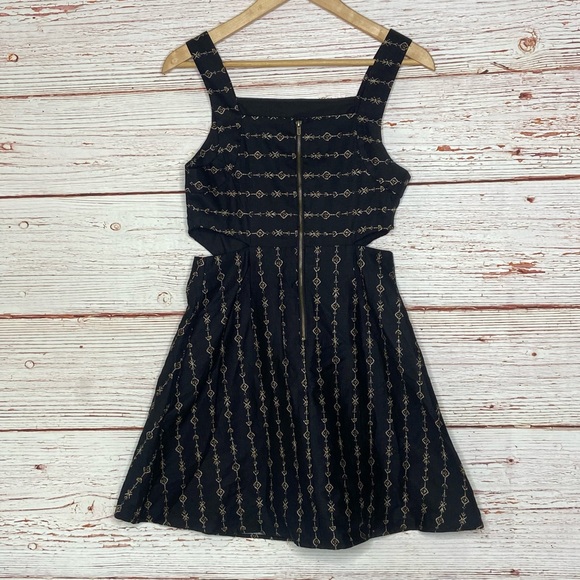 NWT Urban Outfitters Ecote Cut Out A-Line Mini Dress in Black Print Sz 4 - Picture 10 of 16